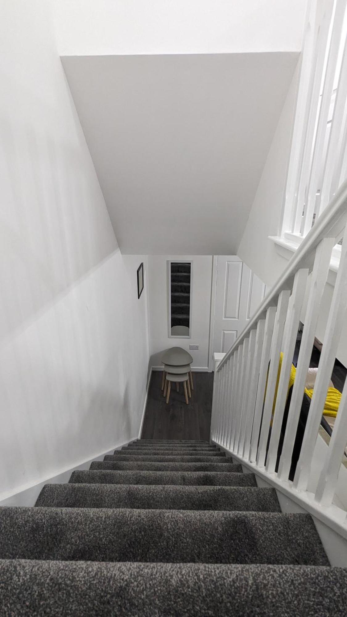 Clariturf - 4 Bedroom Semi - Private Parking Near Turf Moor, Town Centre, Transport And Motorway Links Next To Canal, 3 Parks And Lake - Sky And Netflix 번리 외부 사진